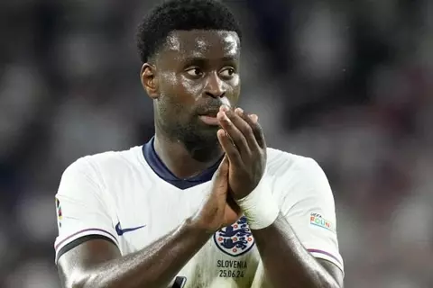 برشلونة في ورطة.. ضياع صفقة جيهي وضائقة مالية تُقلّص خيارات تدعيم الدفاع